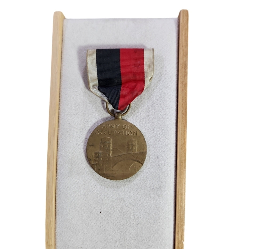 1945 United States Army of Occupation Medal Germany Military Collectible 3"