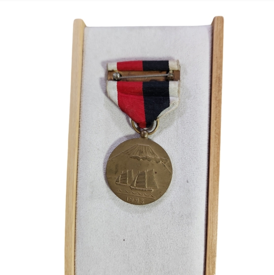 1945 United States Army of Occupation Medal Germany Military Collectible 3"