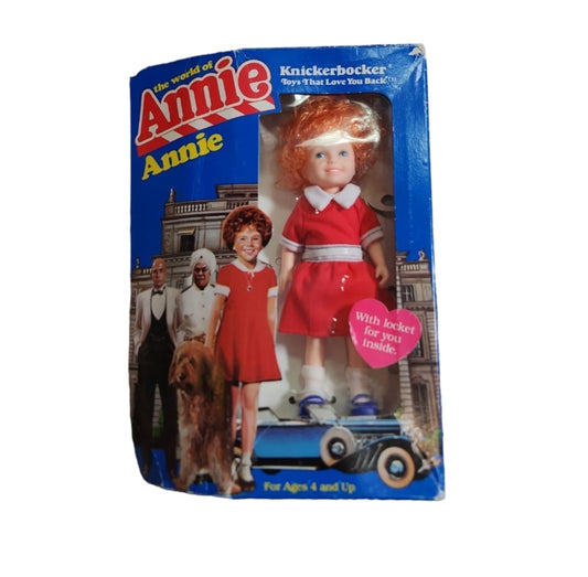 Vintage 1982 Knickerbocker The World of Annie Annie Doll Missing Locket Open Box